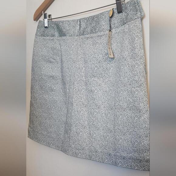 Elegant Gray Patterned Skort - Picture 2 of 5